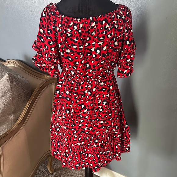 Red On or Off-Shoulder Leopard Print Dress - Picture 4 of 4